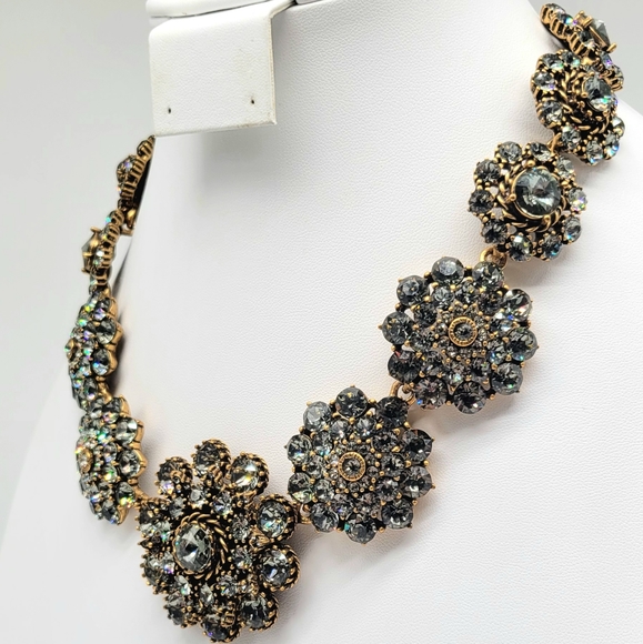 Oscar de la Renta Gray Diamond Swarovski Crystal Flower Statement Necklace - Picture 8 of 12